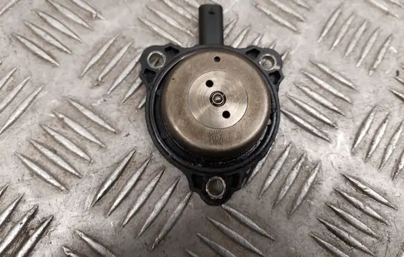 Mercedes-Benz GL X166 Camshaft vanos timing valve A2761560490