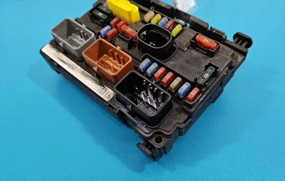 Citroen C3 Picasso Central body control module 9664997880 IMPRK1575218