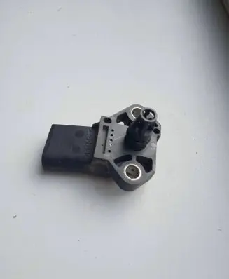 Audi A6 S6 C6 4F Air pressure sensor 038906051B 0281002399