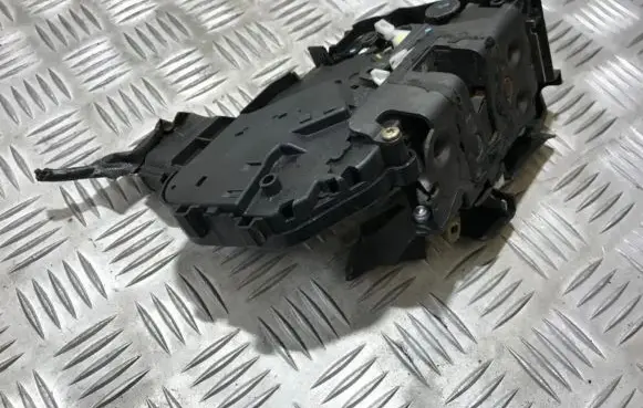 Ford Focus C-MAX Front door lock r21812ml