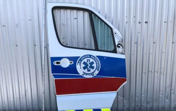 Mercedes-Benz Sprinter W906 Front door 