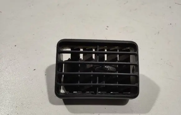 Toyota Hilux (N140, N150, N160, N170) Quarter panel pressure vent 55063
