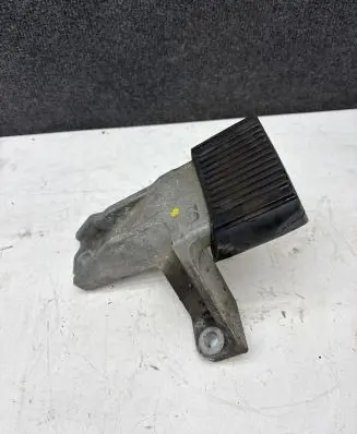 Mitsubishi Outlander Engine mount bracket 2910A184