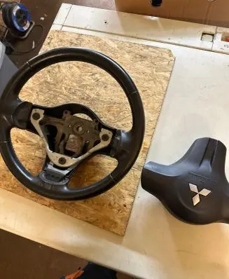 Mitsubishi Colt Steering wheel 6027645