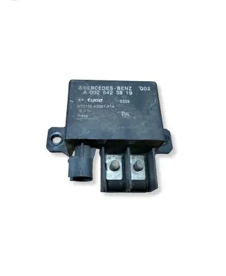 Mercedes-Benz E W211 Charging relay A0025423819 23132A2001314