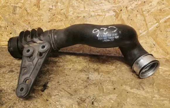 Mercedes-Benz CLK A209 C209 Intercooler hose/pipe A2035283382