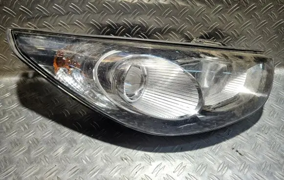 Hyundai ix35 Headlight/headlamp 921022Y