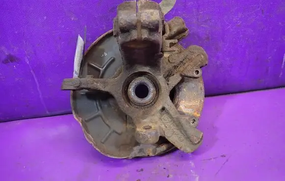 Skoda Fabia Mk1 (6Y) Front wheel hub spindle knuckle