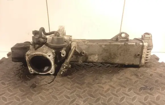 Volvo XC70 EGR valve cooler 30757742