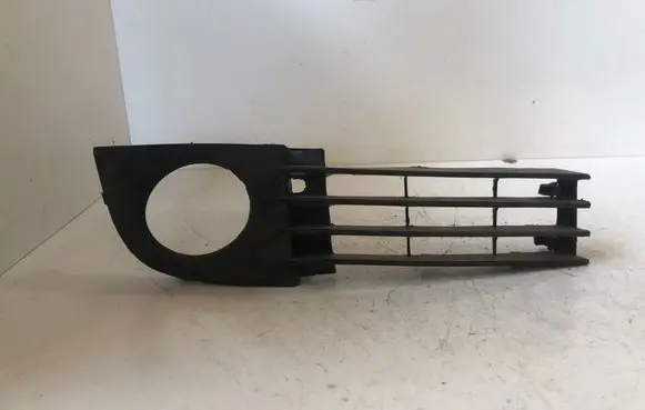 Audi A6 S6 C6 4F Front fog light trim/grill 013076 4B0807681T