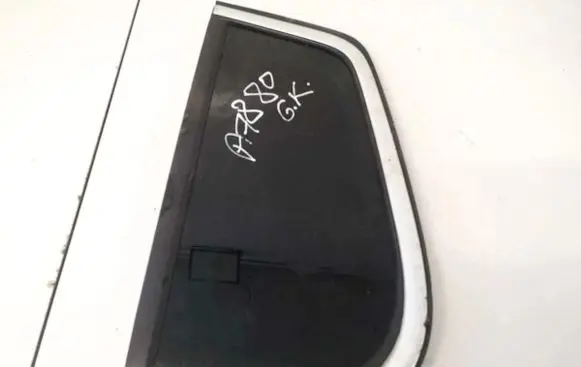 Volkswagen Tiguan Rear side window 5n0845041l