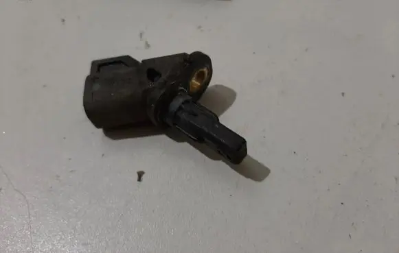 Volvo V40 ABS brake wheel speed sensor 6G9N2B372CB
