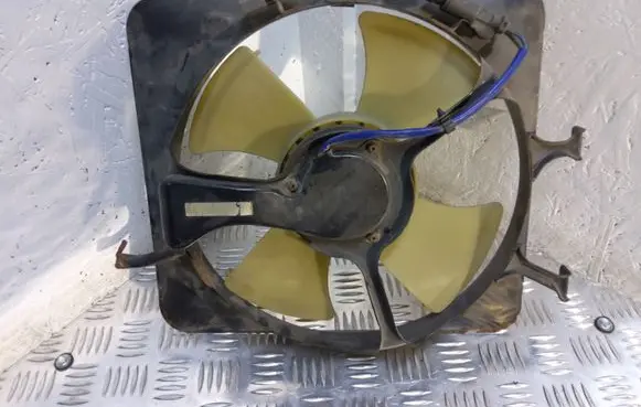 Honda CR-V Radiator cooling fan shroud 5499280