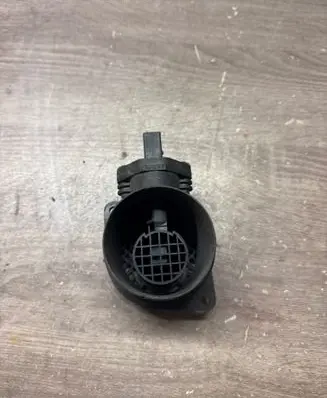 Volkswagen Golf V Mass air flow meter 038906461BX 0986284109 0281002532