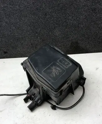 Renault Captur Fuse box set 243809584R