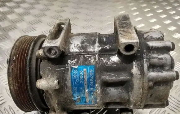 Volvo V50 Air conditioning (A/C) compressor (pump) 8035702524 SD7V16 3M5H19D629