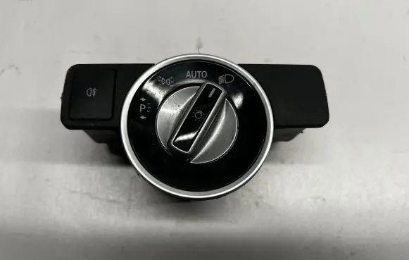 Mercedes-Benz C W204 Light switch A2129050551