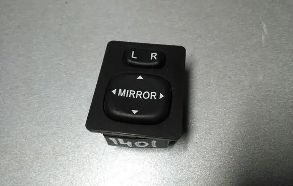 Toyota Corolla Verso AR10 Wing mirror switch 183574