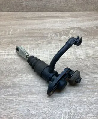 Volkswagen PASSAT B5 Clutch master cylinder 8E1721401C