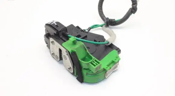 Hyundai i40 Coupe door lock (next to the handle) 813103Z030