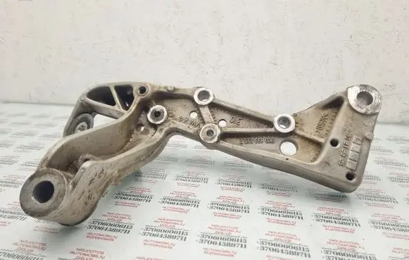 Audi A3 S3 8P Front lower control arm/wishbone 1K0199295E