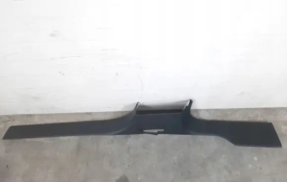 Front sill trim cover
