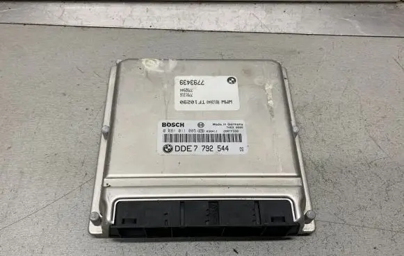 Mini One - Cooper R50 - 53 Engine control unit/module 0281011085 DDE7792544 74630506