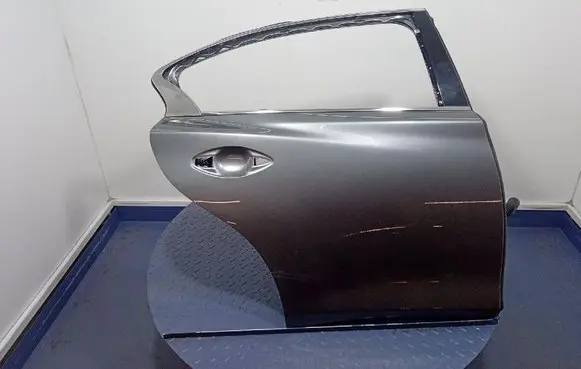 Infiniti Q50 Rear door