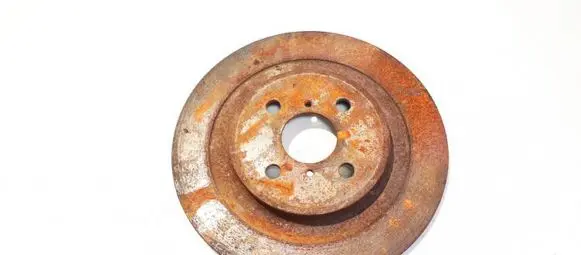 Toyota Yaris Rear brake disc neventiliuojamas
