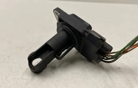 Toyota Corolla Verso AR10 Mass air flow meter 222040N010 MB1974003070