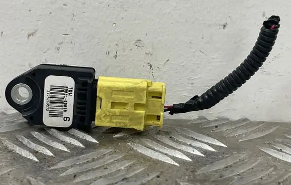 Toyota Yaris Airbag deployment crash/impact sensor 898310D010