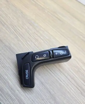 Volvo V70 Steering wheel buttons/switches 30642018