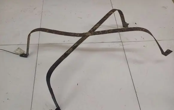 Renault Espace - Grand espace IV Fuel tank mounting bracket 
