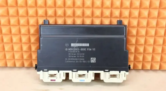 Mercedes-Benz B W246 W242 Central body control module 2468200526