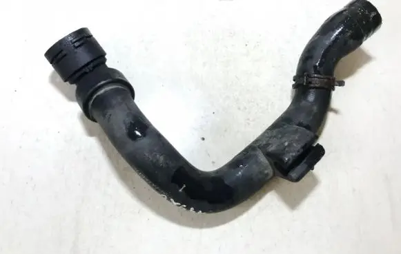 Volkswagen PASSAT B5 Engine coolant pipe/hose