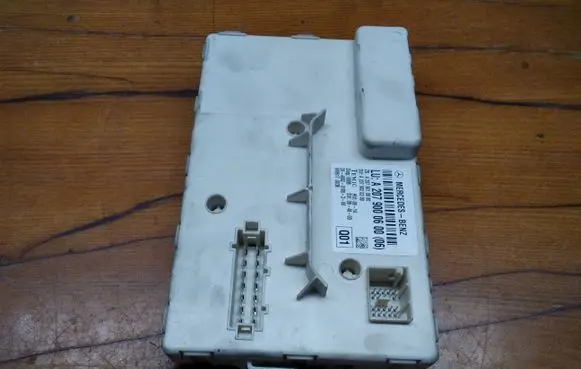 Mercedes-Benz E A207 Other control units/modules A2079000600 A2079010000 A2079020300