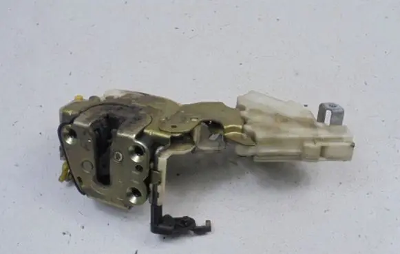 Nissan Micra Front door lock