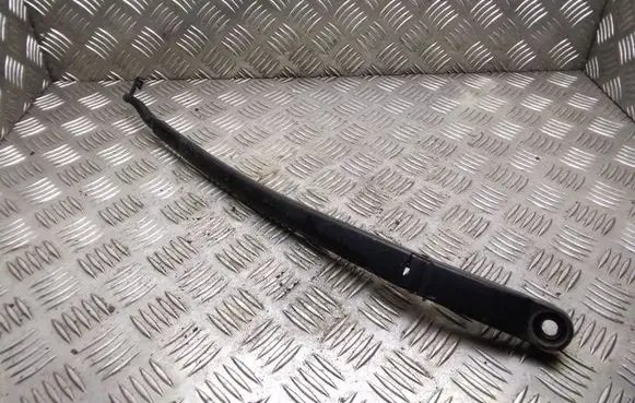 Volkswagen Touareg I Front wiper blade arm