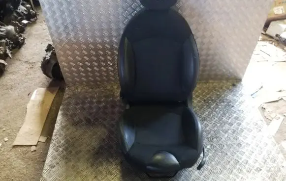 Mini One - Cooper Coupe R56 Front driver seat 