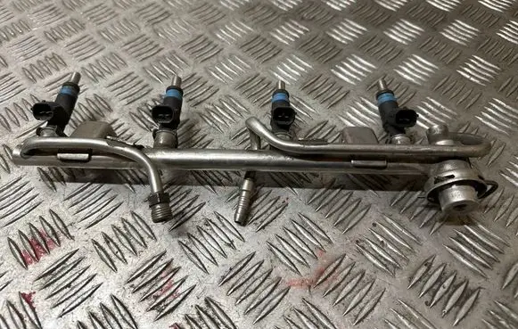 Audi A4 S4 B7 8E 8H Fuel injectors set 06B133551K