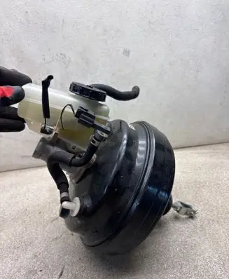Nissan 370Z Brake booster n215t 58040002 1et1c