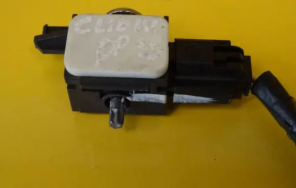 Renault Clio II Airbag deployment crash/impact sensor 8200529572