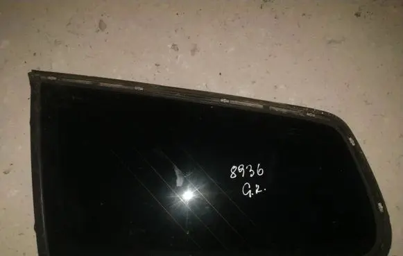 Volkswagen PASSAT B6 Rear side window
