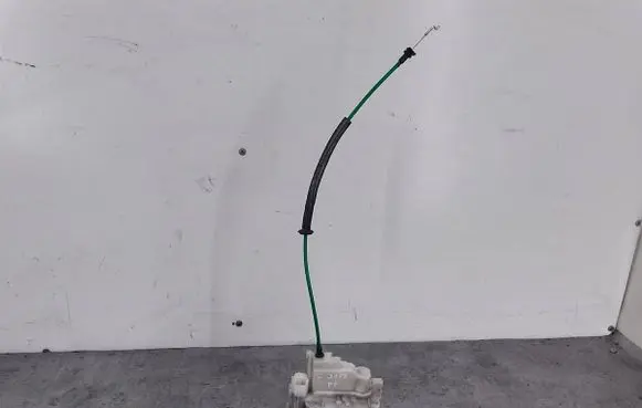 Alfa Romeo 159 Front door lock 