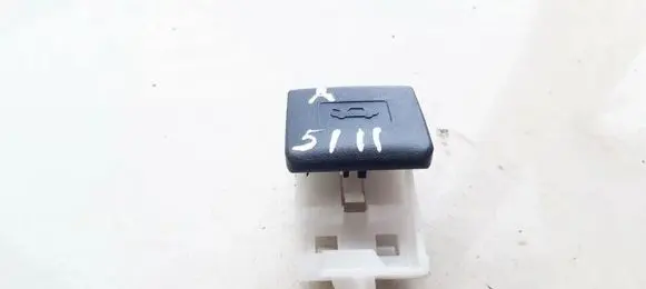 Engine bonnet (hood) release handle