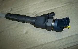 Opel Movano A Fuel injector 0445110145