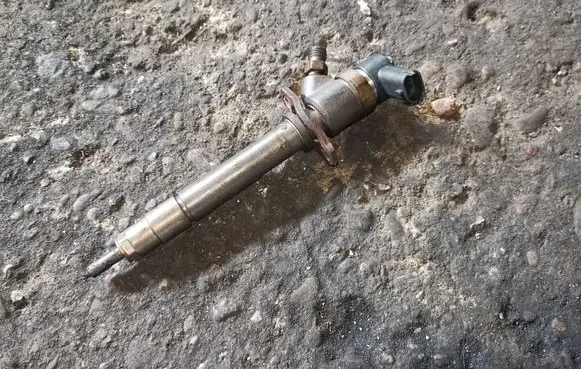 Volvo V70 Fuel injector 31303259 0986435120