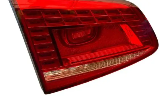 Volkswagen PASSAT B7 Tailgate rear/tail lights 2SB010747