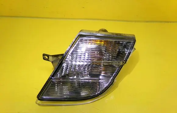Nissan Micra Front indicator light 89036988