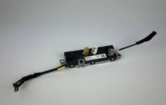 Audi A4 S4 B8 8K Aerial antenna amplifier 8K5035225AA 7617310173